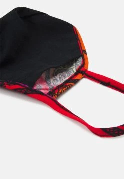 Pier One Produit de première qualité 3 PACK UNISEX - Masque en tissu masques rayures -VêtementsElite Boutique 8859a9ade4274966af2a3e35be372e41