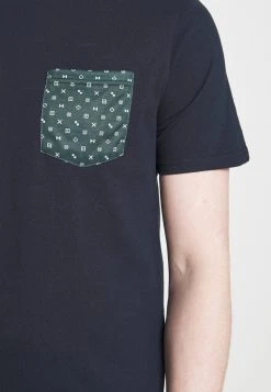 En promotion Pier One T-shirt imprimé t-shirts col rond homme -VêtementsElite Boutique 88d40f8f75c14f84b7f3d8d7fdbcf203