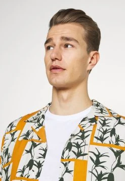 Pier One T-shirt imprimé Prix Imbattable t-shirts col rond homme -VêtementsElite Boutique 8a676e91ded74c849fc7b3593d70ef65