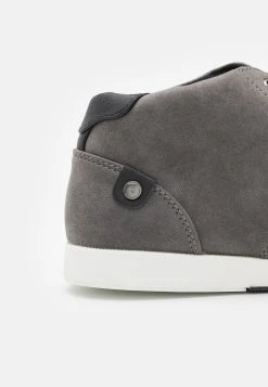 Pier One Baskets basses Première Qualité baskets & sneakers rond homme 14 Pier One Baskets basses Première Qualité baskets & sneakers rond homme -VêtementsElite Boutique 8a7ac939aa92468eb713c66910b505c0