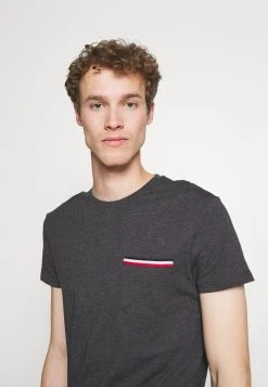 Pier One T-shirt basique Soldes En Ligne t-shirts col rond homme -VêtementsElite Boutique 8aee3f1bbe97421ca5486f0f34acea60