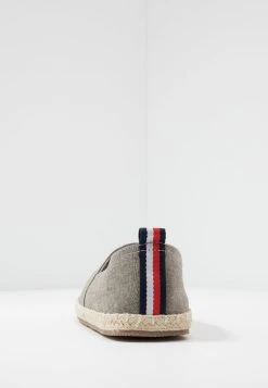 Prix Distinctifs Pier One UNISEX - Espadrilles rond -VêtementsElite Boutique 8b532185034d4cedab7be7124a25d23a