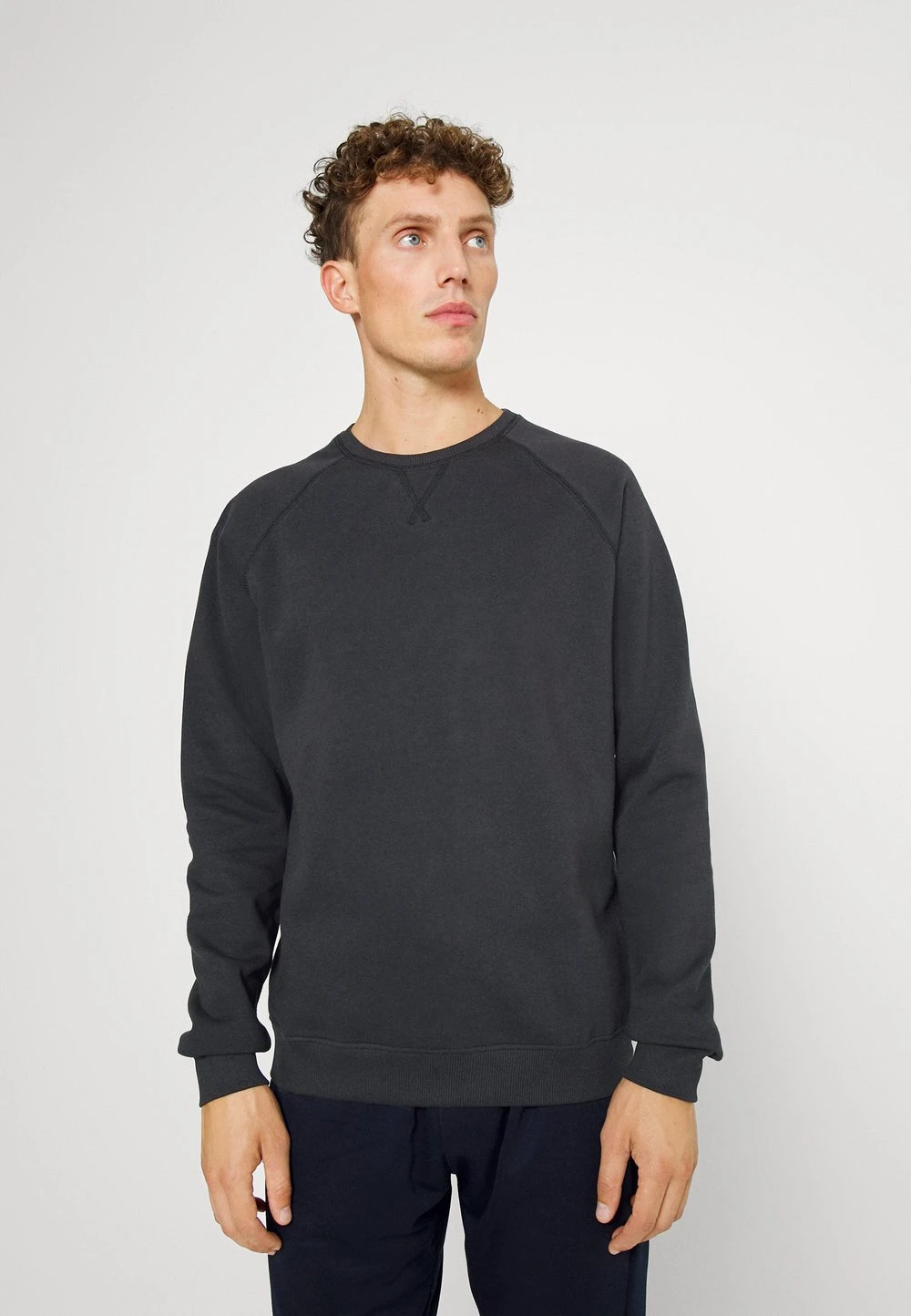 Pier One Prix Aimable 3 PACK - Sweatshirt pulls et gilets col rond homme 7 Pier One Prix Aimable 3 PACK - Sweatshirt pulls et gilets col rond homme – Image 5