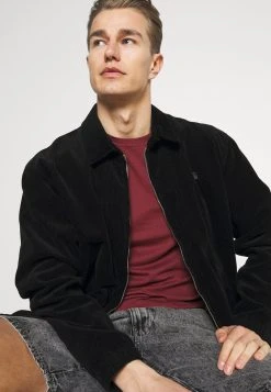 Pier One 5 PACK - T-shirt basique Prix Sacrifiés t-shirts col rond homme -VêtementsElite Boutique 8c7ca28aba444f0ca09b550c10abc589