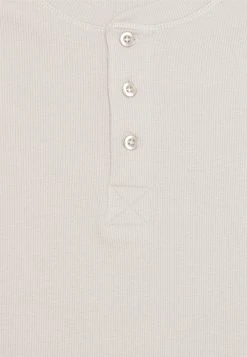 Prix Allégé Pier One LOUNGE HENLEY TEE - Haut de pyjama pyjamas col tunisien homme 9 Prix Allégé Pier One LOUNGE HENLEY TEE - Haut de pyjama pyjamas col tunisien homme -VêtementsElite Boutique 8ed5517d120e4da1ad586390db7503c1