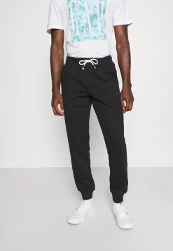 Pier One Meilleur Prix Garanti 3 PACK - Pantalon de survêtement pantalons normale homme 11 Pier One Meilleur Prix Garanti 3 PACK - Pantalon de survêtement pantalons normale homme -VêtementsElite Boutique 8f1fe30de9a6472ab4f0f15b9ef047d2