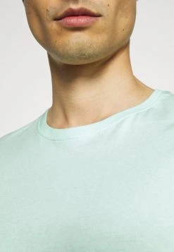 Pier One 5 PACK - T-shirt basique Un Tarif Préférentiel t-shirts col rond homme 28 Pier One 5 PACK - T-shirt basique Un Tarif Préférentiel t-shirts col rond homme -VêtementsElite Boutique 8ff0e5ae36294f44aeaeb10b5c956d68