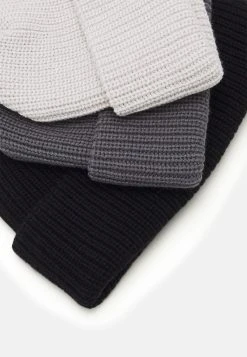 Pier One 3 PACK UNISEX - Bonnet Qualité Garantie casquettes, bonnets et chapeaux couleur unie -VêtementsElite Boutique 9082a7a7fe7847ecae22db0f17ee9e35