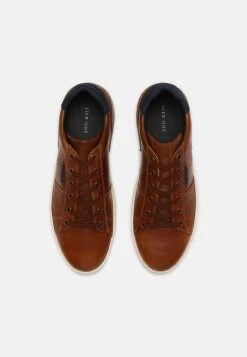 Pier One Pas Cher Baskets basses sneakers rond homme -VêtementsElite Boutique 91259f350bff493aa69bf89f9c49e18e