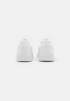 Pier One Rabais UNISEX - Baskets basses baskets & sneakers rond 10 Pier One Rabais UNISEX - Baskets basses baskets & sneakers rond -VêtementsElite Boutique 91906dfa01a145cbbf47a93b3f457a71
