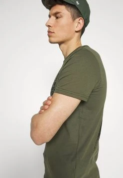 En promotion Pier One T-shirt imprimé t-shirts col rond homme -VêtementsElite Boutique 924fcab08a054f1c8ffe6e67d2942ebb