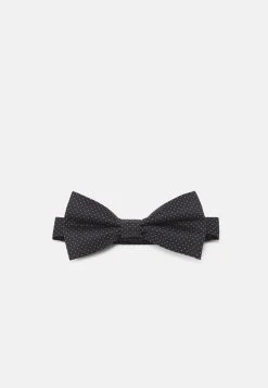 Pier One Meilleur Prix Garanti Noeud papillon cravates et accessoires de costume à pois homme -VêtementsElite Boutique 92aa6b5b83214fe18d36d6686bf17167 1