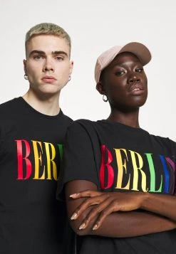 Pier One Prix Équitable PRIDE - T-shirt imprimé t-shirts col rond homme -VêtementsElite Boutique 94dc0ce5b32f4a7badc227cb890bf4f2