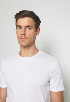 Pier One Prix Gelé 7 PACK - T-shirt basique t-shirts col rond homme -VêtementsElite Boutique 98634ccd233b4a78a7453e5521522ee3