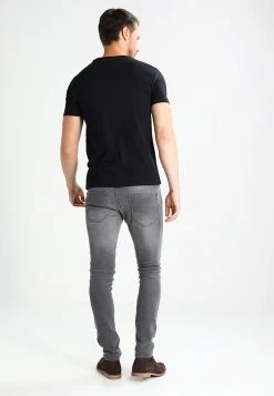 Prix Cassé Pier One T-shirt basique t-shirts col rond homme -VêtementsElite Boutique 986416f3e81f4399a4473036c21acde4