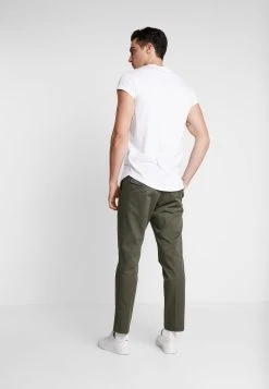 Prix Jamais Vus Pier One T-shirt basique t-shirts col rond homme -VêtementsElite Boutique 99d209c16e9b4c1eac954de0a49afc40