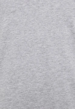 Pier One 5 PACK - T-shirt à manches longues Prix Exclusifs t-shirts col rond homme -VêtementsElite Boutique 9f75710ea9fd413caf2d26d32dd94062