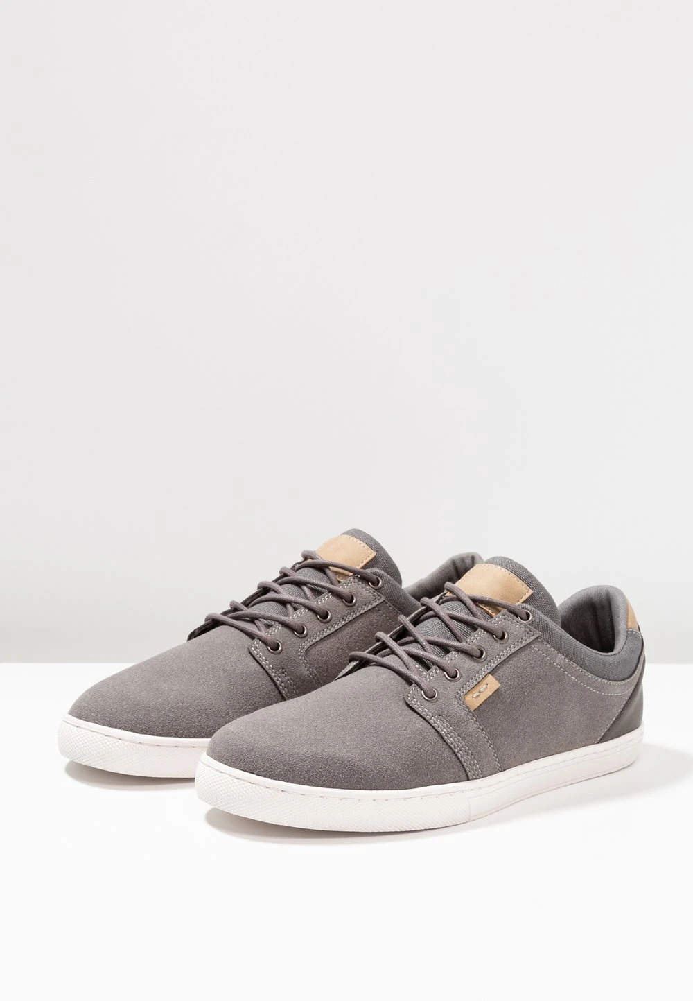 Prix Sympa Pier One Baskets basses sneakers rond homme 5 Prix Sympa Pier One Baskets basses sneakers rond homme – Image 3