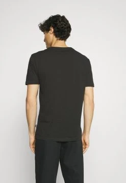 Pier One 5 PACK - T-shirt basique Qualité Garantie t-shirts col rond homme -VêtementsElite Boutique a0c7b6453ce14bcdb30df26ad77873b2