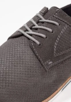 Pier One Chaussures à lacets Prix Sacrifiés derbies et richelieus rond homme -VêtementsElite Boutique a144a81f73be457aad55c1ddc2a9f3cf