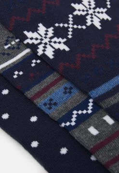 Pier One XMAS GIFT BOX 3 PACK - Chaussettes Prix Gelé sous-vêtements & chaussettes à pois homme -VêtementsElite Boutique a1b8e5845c284dc08d9015dc2aedf80e