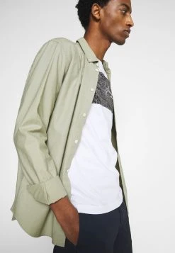 Prix Malin Pier One T-shirt imprimé t-shirts col rond homme -VêtementsElite Boutique a1ea186a890342a289d28dd9a6c48aa1