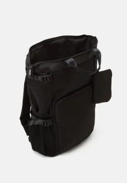 Pier One Vendre-Réclame UNISEX SET - Sac à dos sacs compartiment pour pc portable 10 Pier One Vendre-Réclame UNISEX SET - Sac à dos sacs compartiment pour pc portable -VêtementsElite Boutique a23c9c91b65f49c595bdc0cd5f7583bc