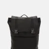 Pier One UNISEX - Sac à dos Prix Sacrifiés sacs et bagages compartiment pour t&eacute;l&eacute;phone portable -VêtementsElite Boutique a2671b894d6c4c40988ca33f044ee327