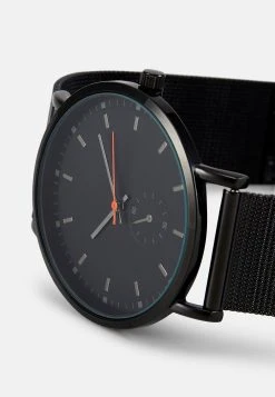 Promos Pier One Montre montres et bijoux couleur unie homme 11 Promos Pier One Montre montres et bijoux couleur unie homme -VêtementsElite Boutique a3dc4bb4f5be421ea208b59acd065cf5