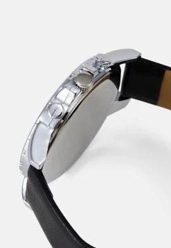 Pier One Montre Qualité Fiable montres et bijoux boucle ardillon homme -VêtementsElite Boutique a405f32d91574594bfe0eb57bcbec044