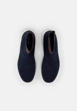 Pier One Baskets montantes - dark blue Prix Gelé baskets & sneakers rond homme 12 Pier One Baskets montantes - dark blue Prix Gelé baskets & sneakers rond homme -VêtementsElite Boutique a478d51da03c46b5b6dfe44e1e80268d