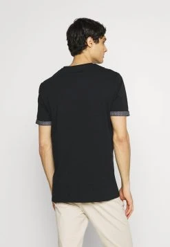 Pier One Prix Malin T-shirt imprimé t-shirts col rond homme 10 Pier One Prix Malin T-shirt imprimé t-shirts col rond homme -VêtementsElite Boutique ad792c037a674686a7b96954ea83c51e