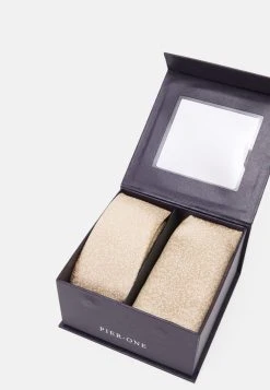 Rabais Pier One SET - Cravate pochettes de costume couleur unie homme -VêtementsElite Boutique ae010782aad14dd9915e57b1b28a7f62