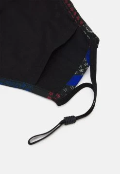 Pier One 3 PACK UNISEX - Masque en tissu Prix Distinctifs masques paisley/cachemire -VêtementsElite Boutique b116ca9312844359b940ccd0d4e83afa