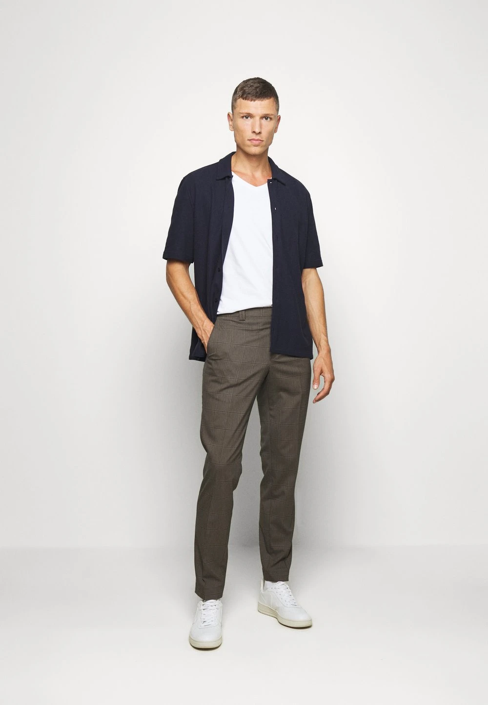 Pier One Prix Bradés 2 PACK - T-shirt basique t-shirts col en v profond homme 3 Pier One Prix Bradés 2 PACK - T-shirt basique t-shirts col en v profond homme