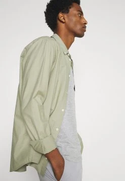 Pier One Débardeur Prix Dégriffé t-shirts encolure large ronde homme 16 Pier One Débardeur Prix Dégriffé t-shirts encolure large ronde homme -VêtementsElite Boutique b30350ae1602458791556adc815c9da4