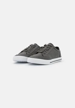 Pier One Prix Acceptable Baskets basses baskets & sneakers rond homme -VêtementsElite Boutique b633810ed14b482ea40aea38a2fc530c