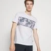 Prix Bradés Pier One T-shirt imprimé t-shirts col rond homme -VêtementsElite Boutique bb2f49d30e014219bd4989294f81f77d