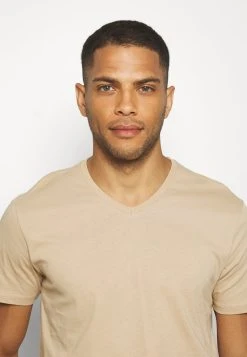 Prix Affortable Pier One 3 PACK - T-shirt basique t-shirts col en v homme -VêtementsElite Boutique bbffca6578f845cdab35cb6a6e69d608