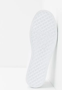 Qualité garantie 100% Pier One UNISEX - Baskets basses baskets & sneakers rond -VêtementsElite Boutique bc014cdc74bb41ffafb958c952a340ae