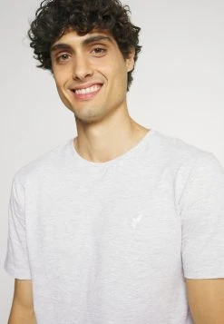 Pier One 5 PACK - T-shirt basique Prix Gelé t-shirts col rond homme -VêtementsElite Boutique bfc88b4fb0af436ea6df397e7b3e9a49