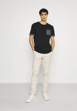 Pier One Prix Malin T-shirt imprimé t-shirts col rond homme 9 Pier One Prix Malin T-shirt imprimé t-shirts col rond homme -VêtementsElite Boutique c5a1758bf4804604898a72c05e907fed
