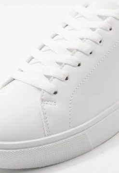 Pier One Bas Prix Baskets basses baskets & sneakers rond homme 14 Pier One Bas Prix Baskets basses baskets & sneakers rond homme -VêtementsElite Boutique c714d994c69948ac8851a66e5a01336a