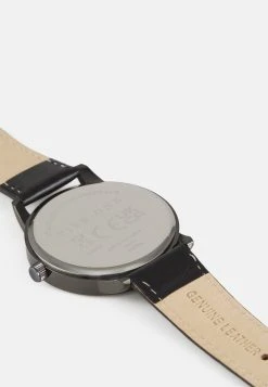 Pier One Prix Exclusifs Montre montres et bijoux boucle ardillon homme -VêtementsElite Boutique caf2f3bc9f574c1e8d32bb8651c30a1c