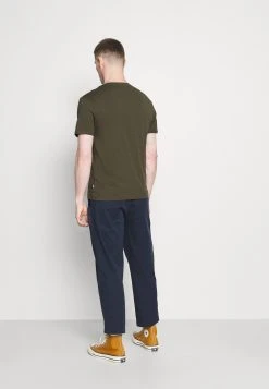 Pier One 2 PACK - T-shirt imprimé Prix Réduit t-shirts col rond homme -VêtementsElite Boutique cb3b09bf124a4a879b2bfc2f86382da6