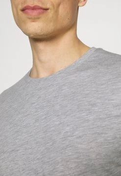 Prix Cassé Pier One 2 PACK - T-shirt à manches longues t-shirts col rond homme -VêtementsElite Boutique cd6ec0e4a5ce4da2ad93f26320d69450