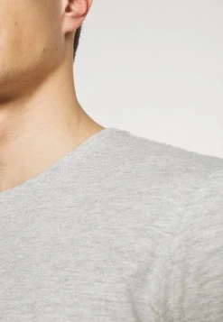 Prix De Rêve Pier One 3 PACK - T-shirt basique t-shirts col rond homme -VêtementsElite Boutique cf2bf76acaa04ce7a9f485db3954ff6b