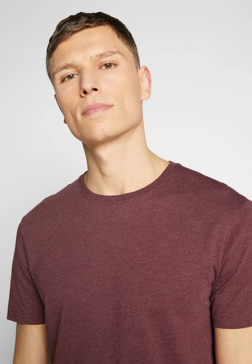 Qualité Fiable Pier One 3 PACK - T-shirt basique t-shirts col rond homme 7 Qualité Fiable Pier One 3 PACK - T-shirt basique t-shirts col rond homme – Image 5