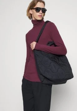 Pier One 2 PACK - T-shirt à manches longues Prix Préférentiel t-shirts & polos col roulé homme -VêtementsElite Boutique d2615e04deb9419db6c41a5fcc3d6b1a