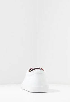 Pier One UNISEX - Baskets basses Faible Prix sneakers rond -VêtementsElite Boutique d2771c5e3afe4ebc984199e3bf989b78